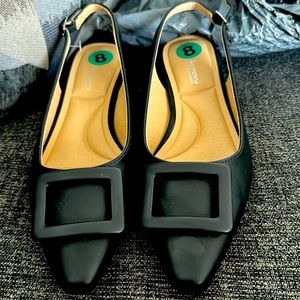 Ladies sling back square heal pump